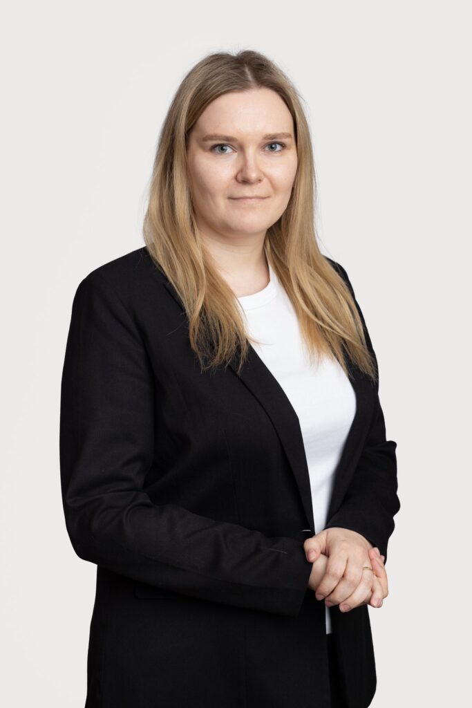 A veterinarian brings valuable expertise to veterinary pharmacovigilance services